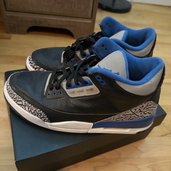 Air Jordan 3 Retro “SportBlue” Size 10.5, replacement box, lightly worn